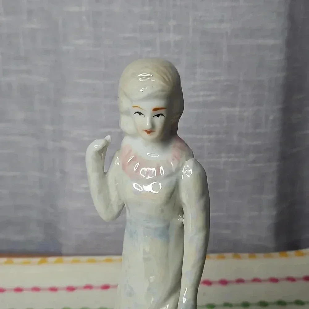 VINTAGE FIGURINE